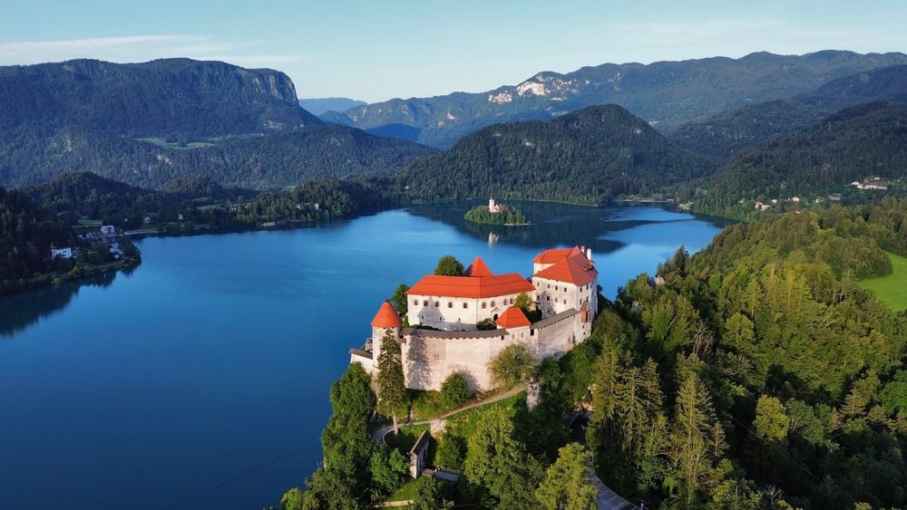 Guide to Visiting the Bled Castle: Top Tours and Tickets Online