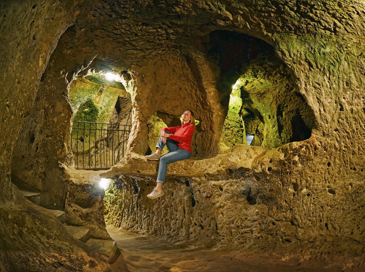 Derinkuyu Underground City Guide: History, Tours & Tickets